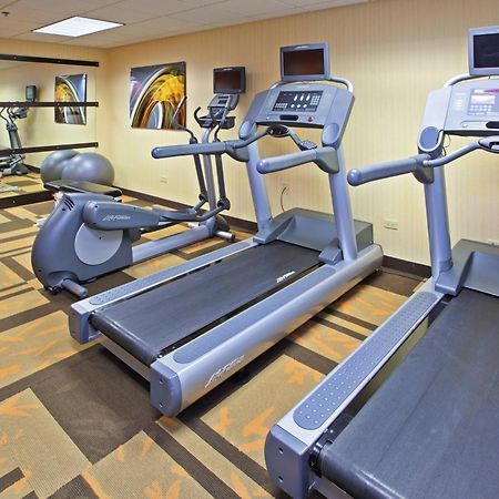 Отель Courtyard Chicago Midway Airport Bedford Park Экстерьер фото