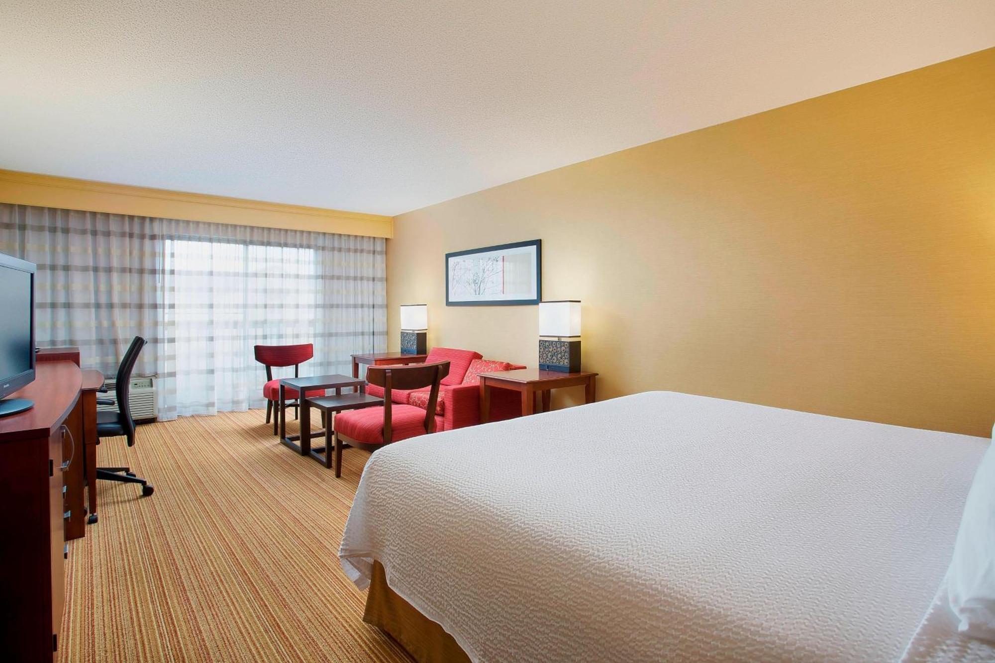 Отель Courtyard Chicago Midway Airport Bedford Park Экстерьер фото