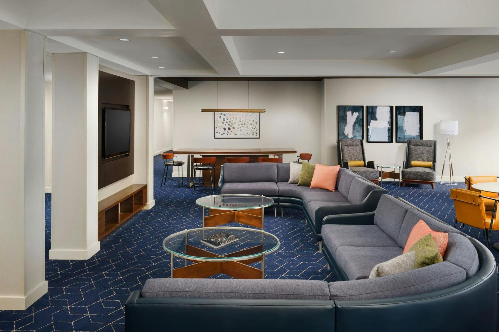 Отель Courtyard Chicago Midway Airport Bedford Park Экстерьер фото